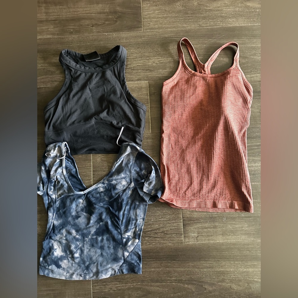 Lululemon Size 4 Lot (Tops)